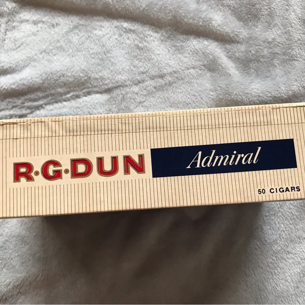 R.G. Dun Admiral Box - Cream, Navy, Red